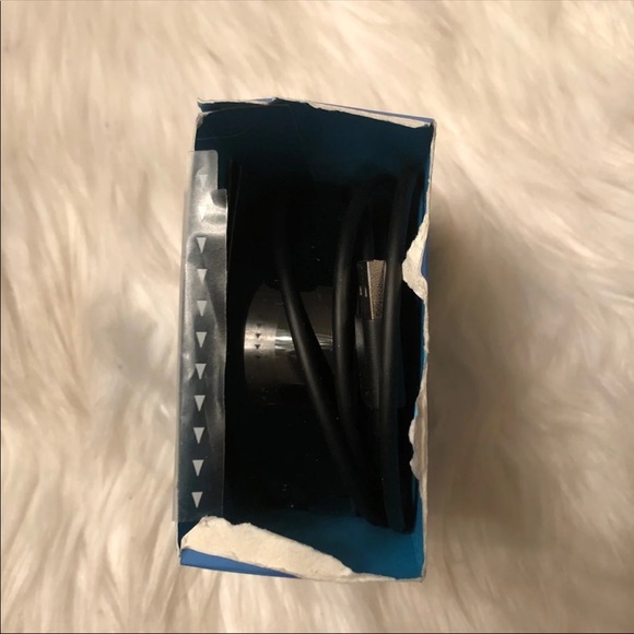 Amazon Echo Dot 2nd Generation w/ Alexa - Picture 4 of 7